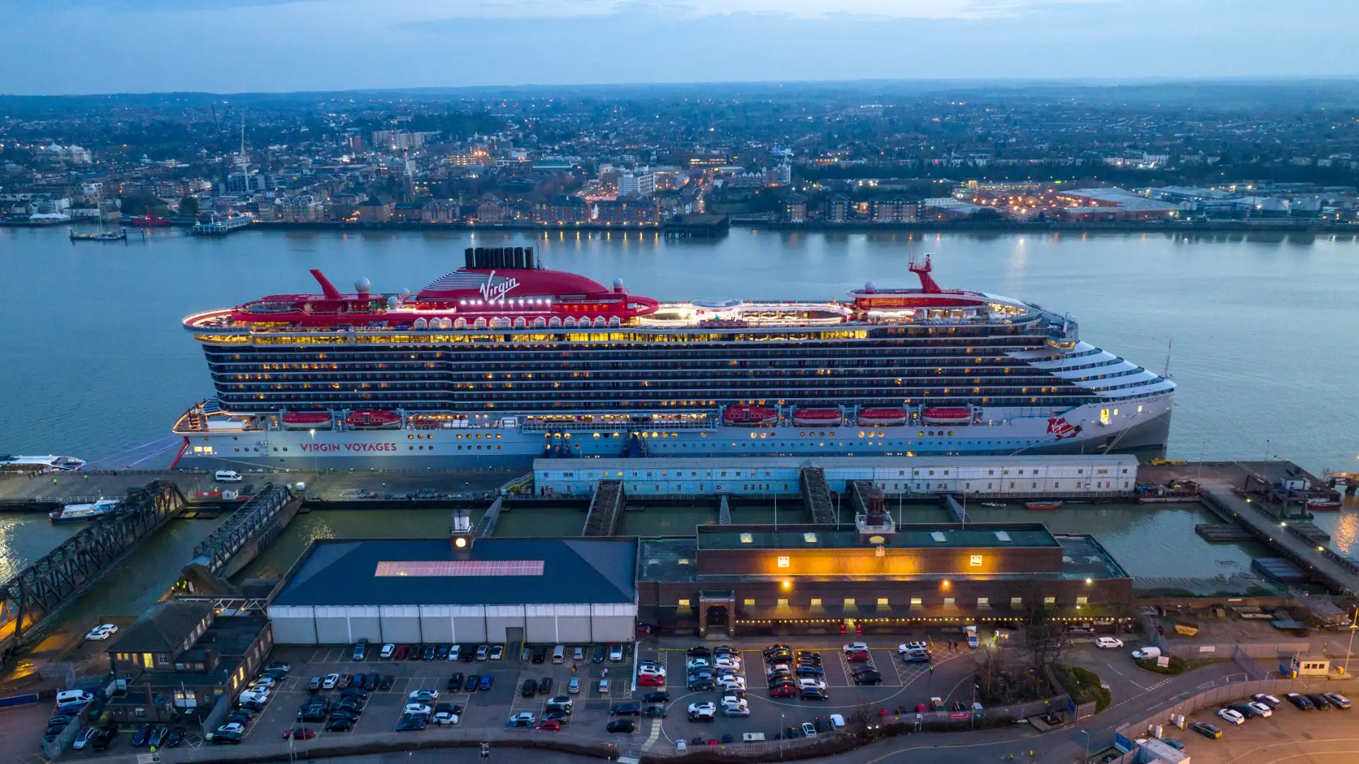 Crucero en puerto de Tilbury